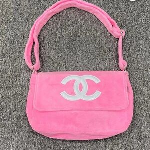 CHANEL Precision VIP Vibrant Pink Shoulder Bag  Novelty GWP